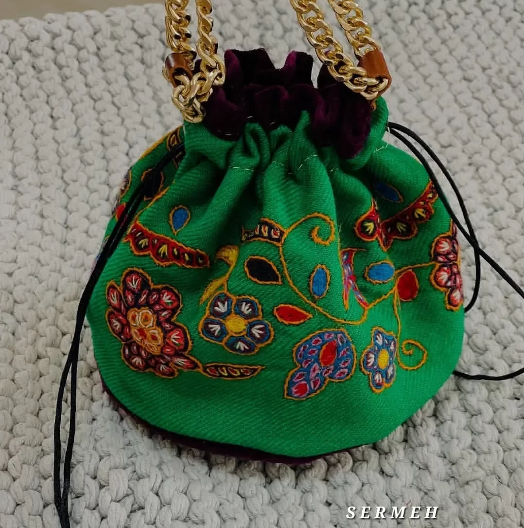 woman’s handbag 1-2 (1)